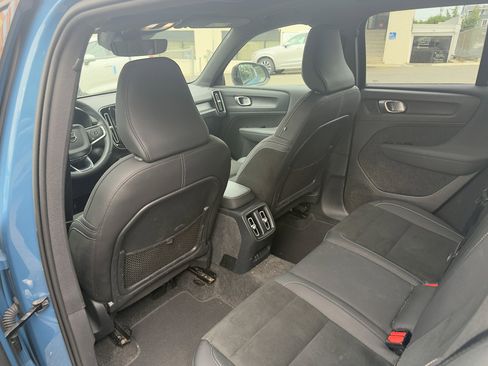 Certified 2023 Volvo XC40 Recharge Plus image 32