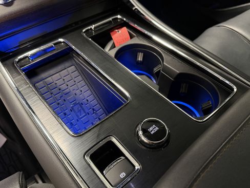 Used 2025 Lincoln Aviator Reserve w/ Equipment Group 201A image 13