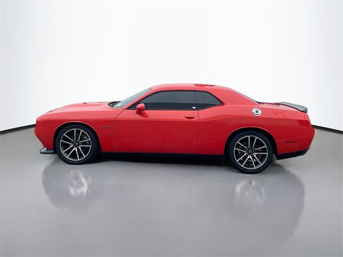 Used 2023 Dodge Challenger R/T image 4