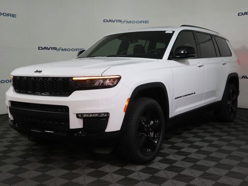 New 2025 Jeep Grand Cherokee L Limited w/ Black Appearance Package image 13