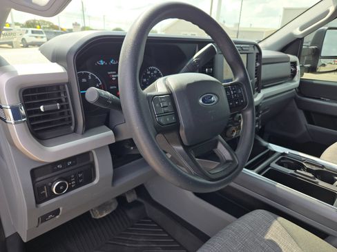 Used 2024 Ford F350 XLT AWD/4WD image 11