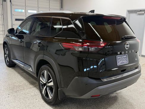 Used 2021 Nissan Rogue SL w/ Premium Package FWD image 2