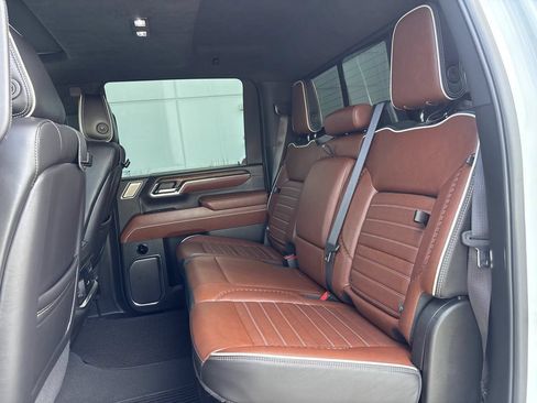 Used 2024 GMC Sierra 2500 Denali Ultimate AWD/4WD image 16
