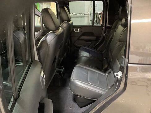 Used 2022 Jeep Gladiator Overland w/ Popular Equipment Package image 19