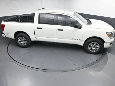 Used 2024 Nissan Titan SV w/ Accessory Utility Package image 33