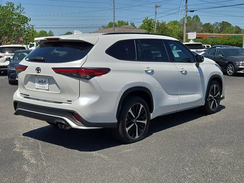 Used 2022 Toyota Highlander XSE image 6