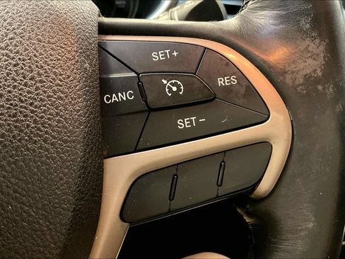 Used 2016 Jeep Cherokee Sport w/ Cold Weather Group AWD/4WD image 12