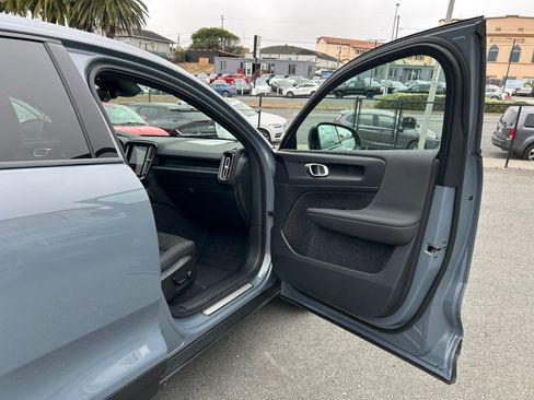 Used 2023 Volvo C40 P8 Recharge Plus w/ Climate Package AWD/4WD image 38