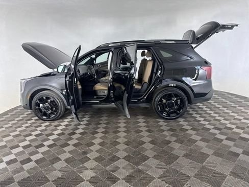 Certified 2025 Kia Sorento SX Prestige w/ Olive Brown Leather Package AWD/4WD image 11