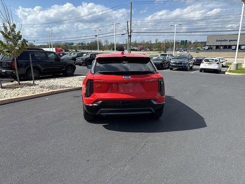 Used 2025 Cadillac Optiq Sport 2 image 6