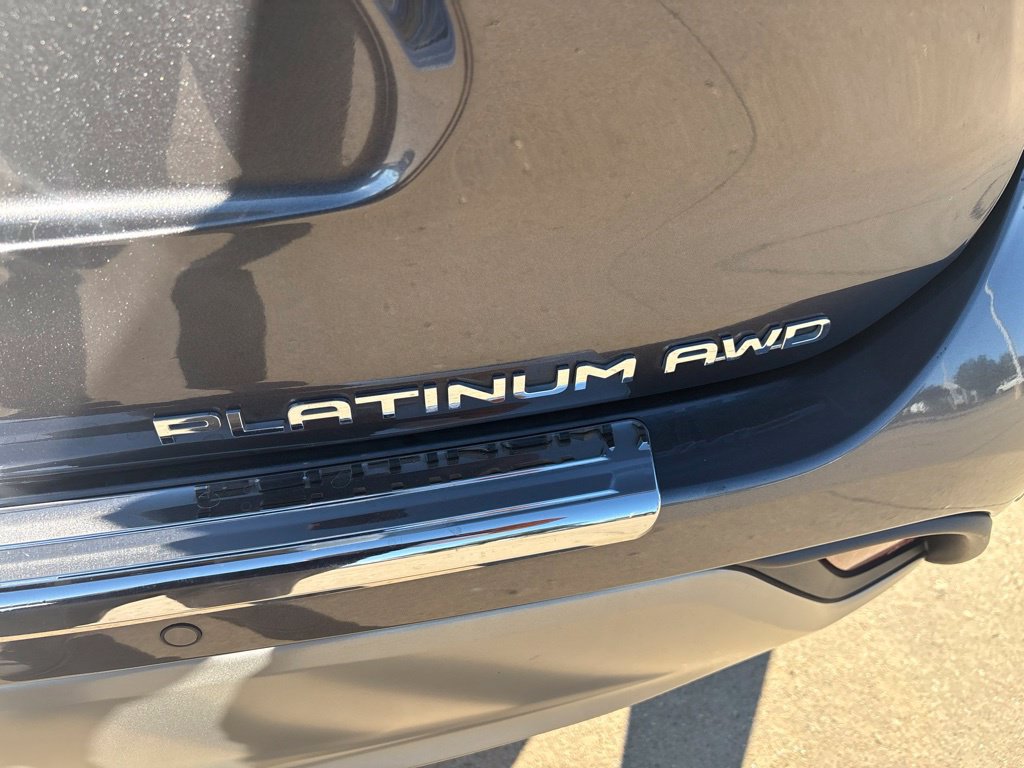 Used 2020 Toyota Highlander Platinum AWD/4WD image 25