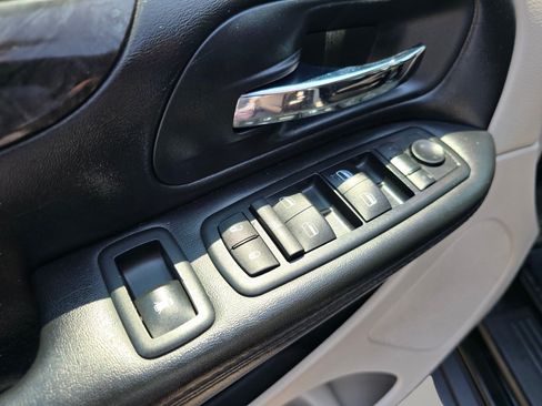 Used 2014 Dodge Grand Caravan SE w/ Quick Order Package 29E SE FWD image 32