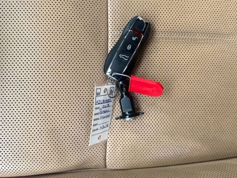 Used 2018 Porsche Macan image 28