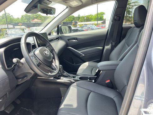 Certified 2025 Toyota Corolla Cross XLE AWD/4WD image 5