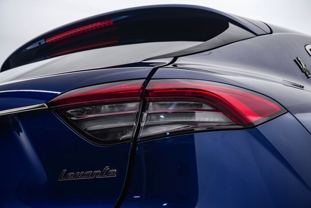 Used 2024 Maserati Levante GT Ultima AWD/4WD image 12