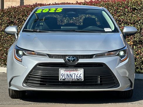 Used 2025 Toyota Corolla LE image 9