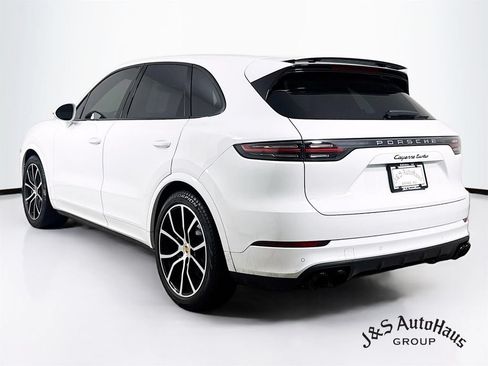 Used 2021 Porsche Cayenne Turbo AWD/4WD image 5