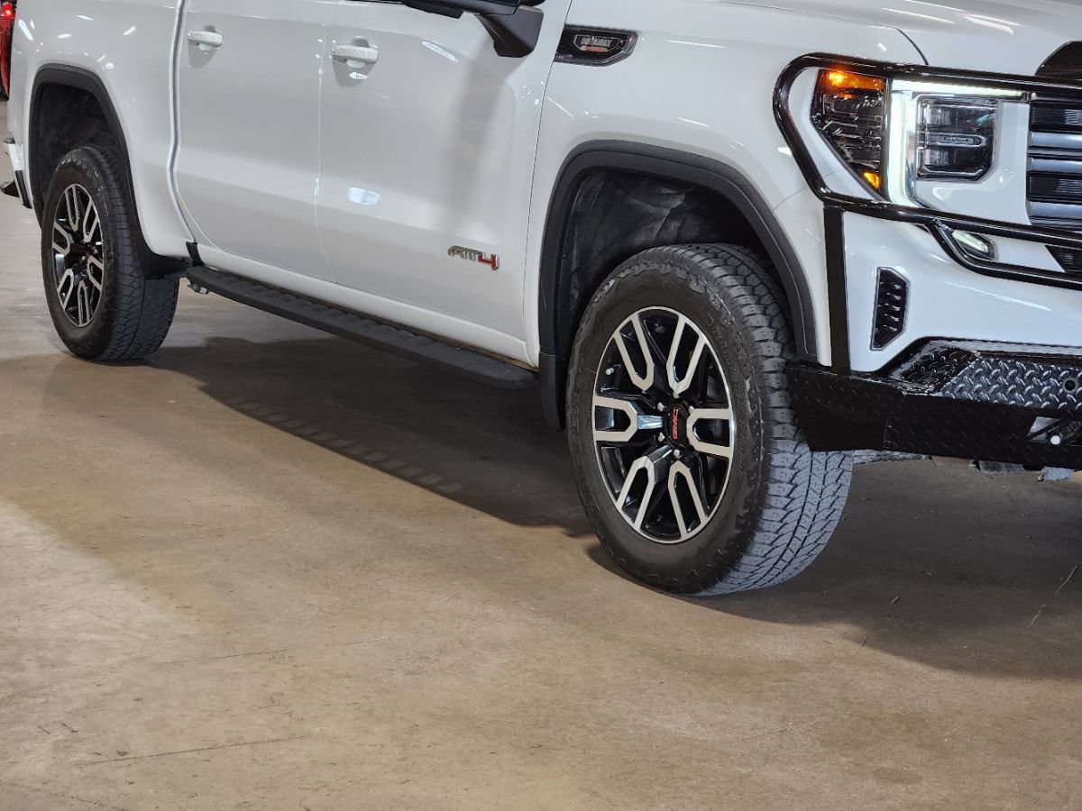 Used 2025 GMC Sierra 1500 AT4 w/ AT4 Premium Package AWD/4WD image 16