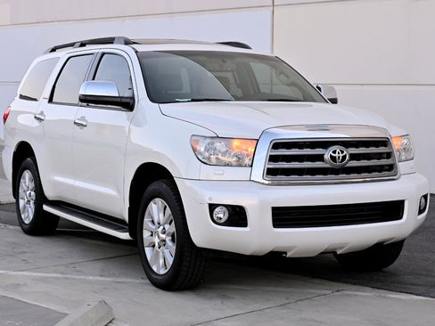 Used 2014 Toyota Sequoia Platinum image 8