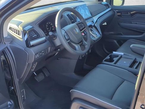 New 2026 Honda Odyssey Touring image 9