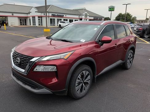 Used 2023 Nissan Rogue SV w/ SV Premium B Package FWD image 3