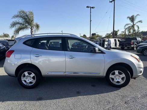 Used 2015 Nissan Rogue S w/ Convenience Package FWD image 3