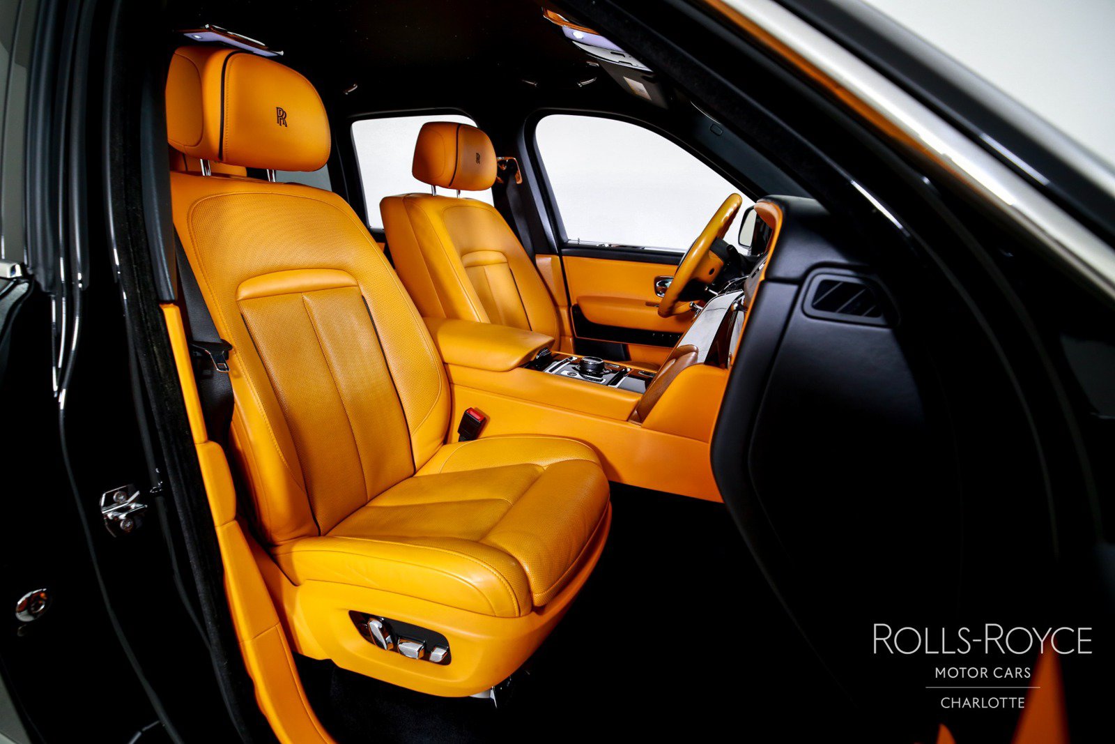 Used 2020 Rolls-Royce Cullinan AWD/4WD image 36