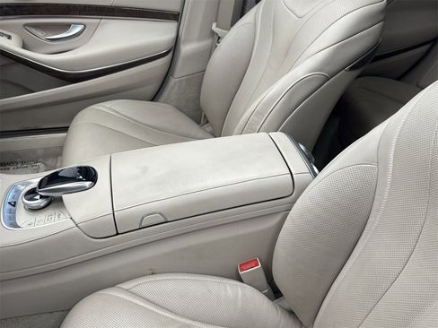 Used 2015 Mercedes-Benz S 550 Sedan w/ Sport Package w/ Sport Package image 29