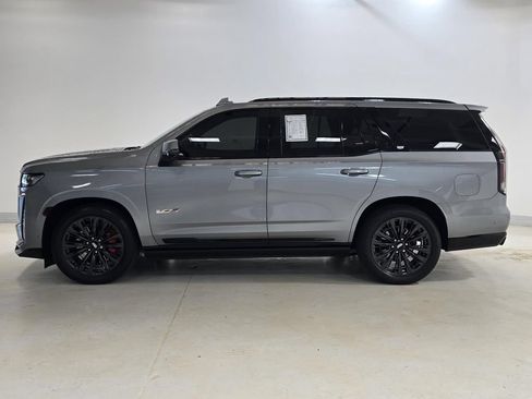Used 2023 Cadillac Escalade V w/ LPO, ONYX Package AWD/4WD image 40