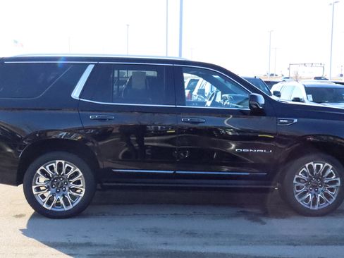 Certified 2024 GMC Yukon Denali Ultimate image 8