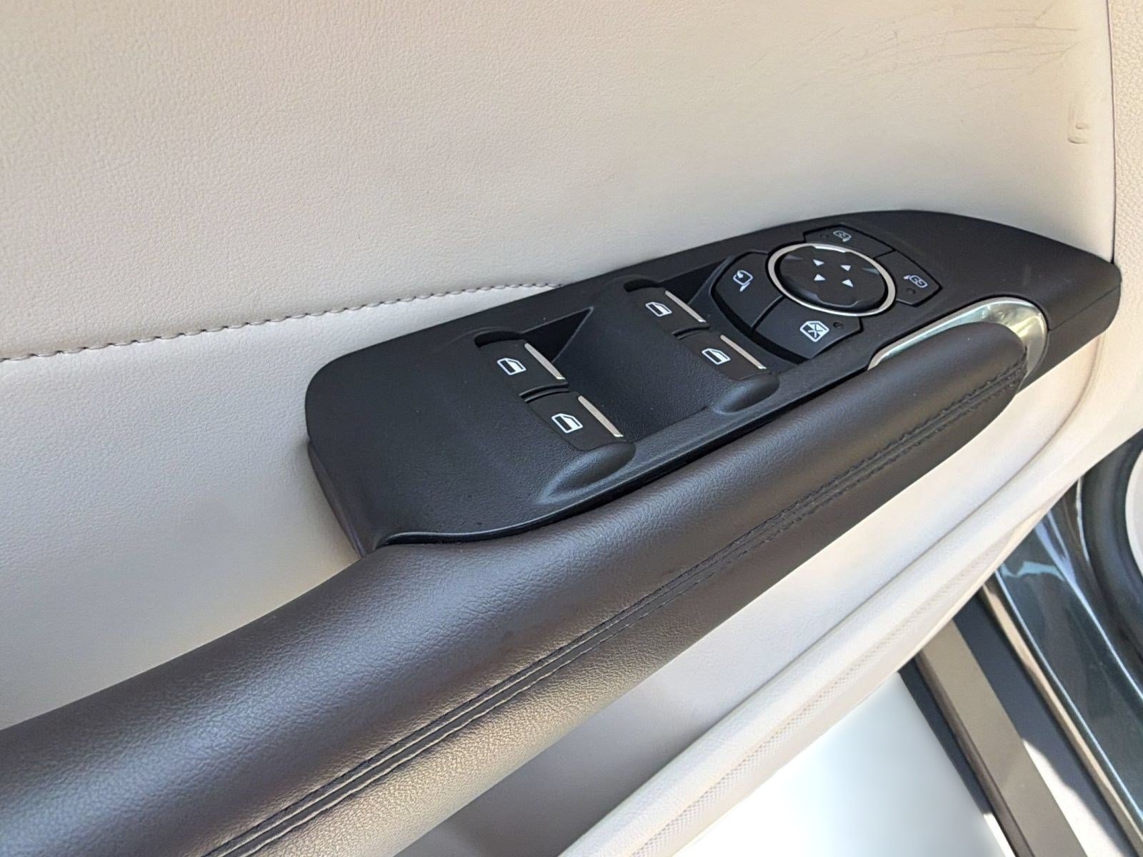 Used 2019 Lincoln MKC Select w/ Select Plus Package FWD image 26