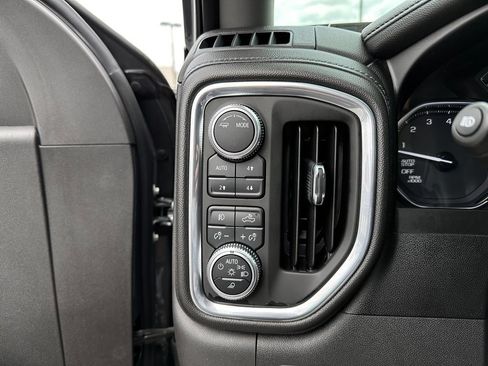 Used 2020 GMC Sierra 1500 SLT w/ SLT Premium Plus Package AWD/4WD image 40