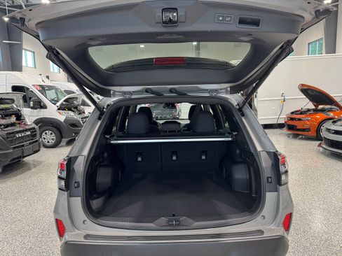 Used 2025 Subaru Forester Premium AWD/4WD image 7
