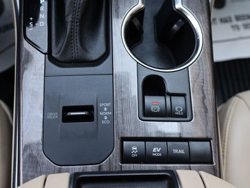 Used 2021 Toyota Highlander Limited AWD/4WD image 36