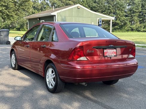 Used 2003 Ford Focus SE FWD image 9