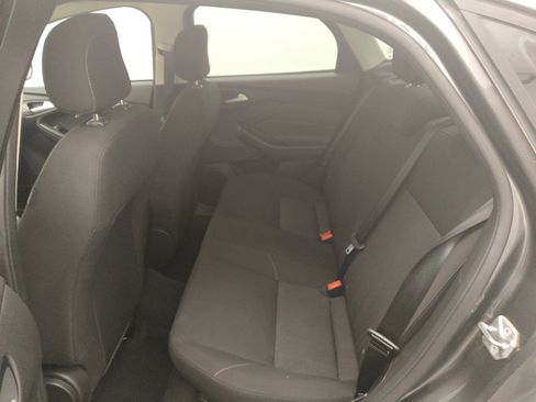 Used 2018 Ford Focus SE w/ Interior Protection Package FWD image 18