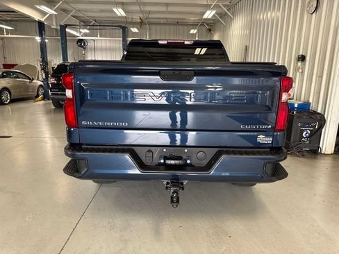 Used 2021 Chevrolet Silverado 1500 Custom AWD/4WD image 9