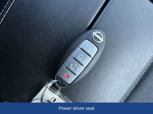 Used 2022 Nissan Rogue SV FWD image 25