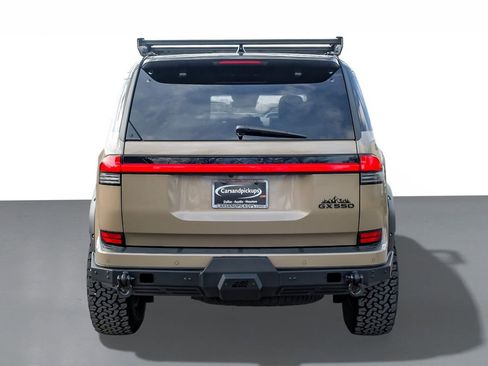 Used 2025 Lexus GX 550 image 8