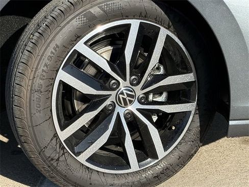 New 2026 Volkswagen Jetta SE image 7