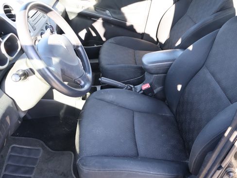 Used 2010 Pontiac Vibe w/ Preferred Package image 21