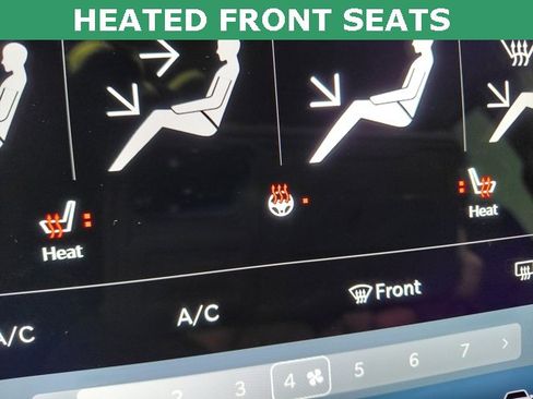 Used 2024 Chrysler Pacifica Touring-L image 7