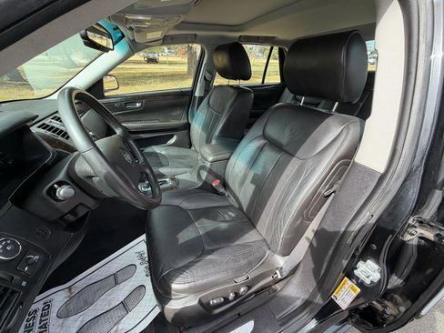 Used 2010 Cadillac DTS Luxury image 11