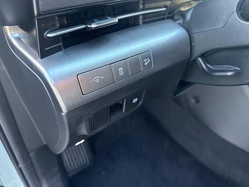 Used 2024 Hyundai Kona SEL w/ Convenience Package image 20