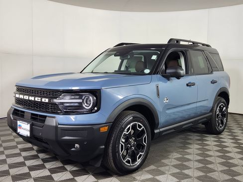 New 2026 Ford Bronco Sport Outer Banks w/ Outer Banks Tech Package+ AWD/4WD image 3