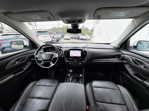 Used 2020 Chevrolet Traverse RS FWD image 9