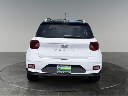Used 2023 Hyundai Venue Limited FWD image 8