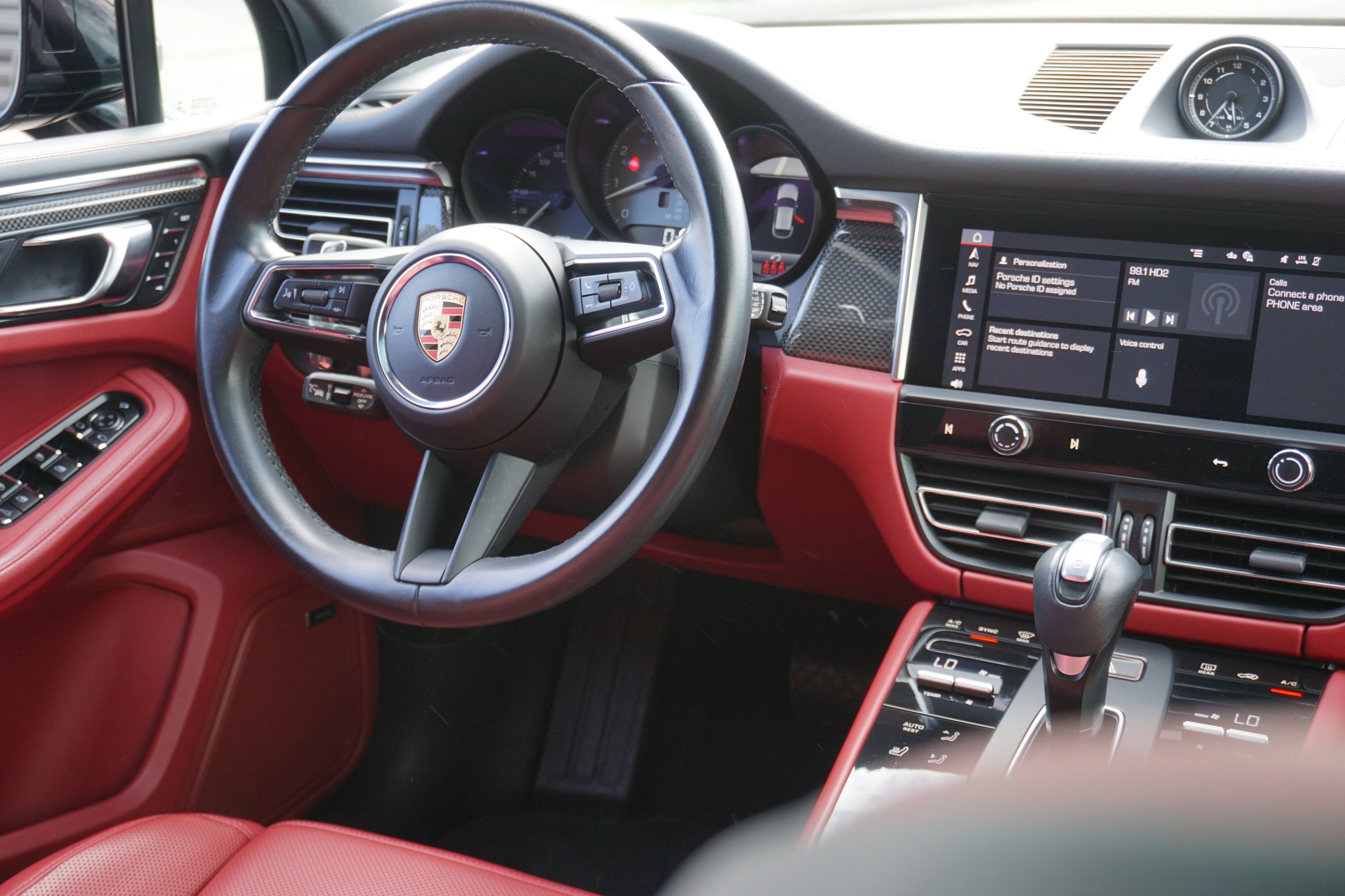 Certified 2023 Porsche Macan S AWD/4WD image 21