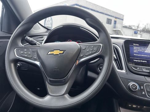 Used 2025 Chevrolet Malibu LS image 21