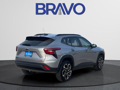 Used 2025 Chevrolet Trax RS w/ Driver Confidence Package image 7